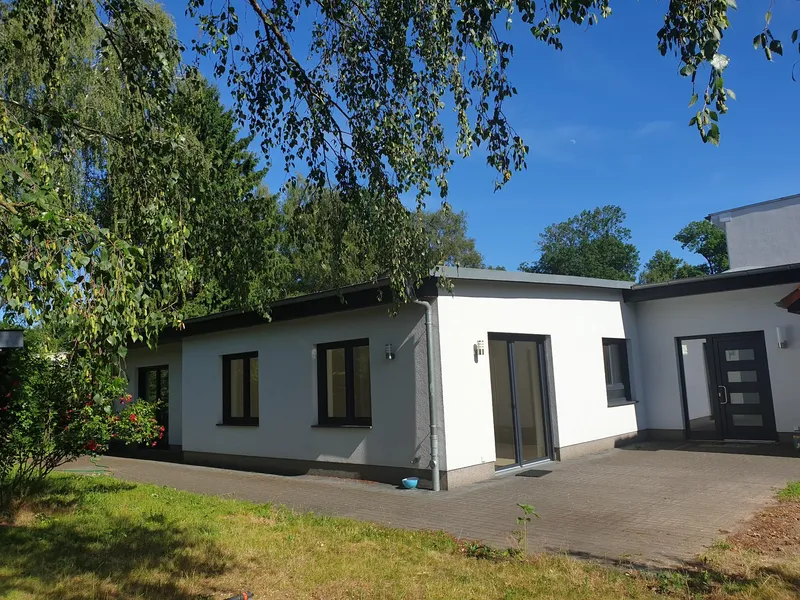 Moderne rollstuhlgerechte Wohnung am Pankower Stadtrand mit Terrasse, Garten und Stellplatz — photo 1